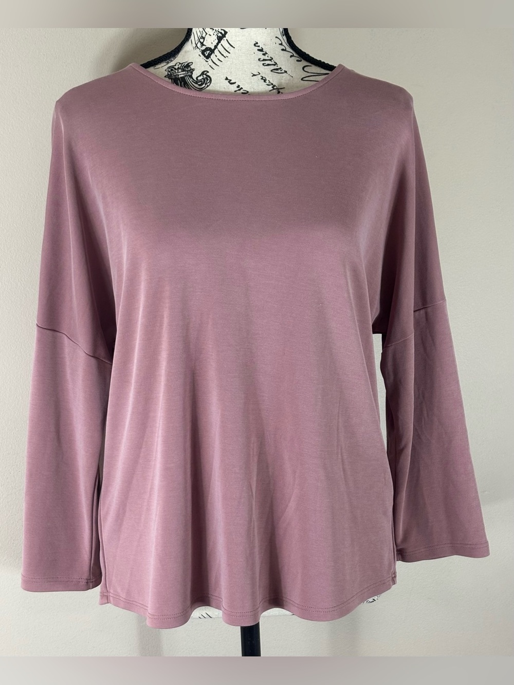 Gentle Fawn Sz M 3/4 Sleeve Crew Top with V-Back in Dusty Mauve